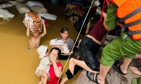 Thủ tướng: "Ai có gì giúp nấy" hỗ trợ người dân ổn định lại cuộc sống sau mưa bão