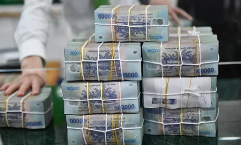 Tín dụng tăng kỷ lục, hơn 2,1 triệu tỷ 'chảy' ra nền kinh tế