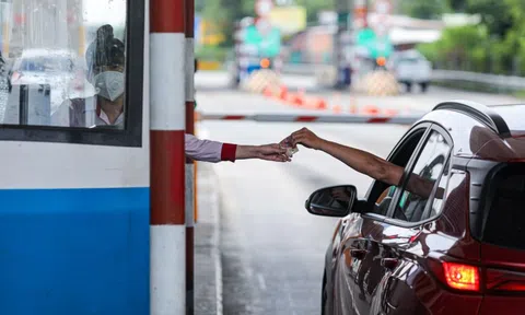 Đã liên kết ngân hàng, có cần nạp tiền để trả phí ETC khi qua trạm?