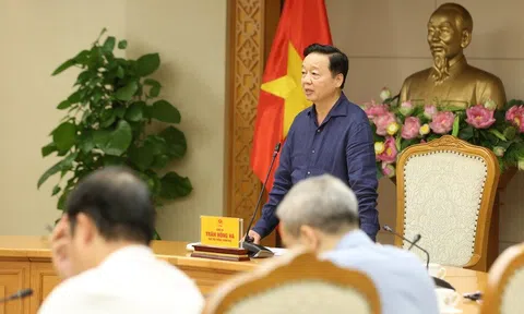 Bão số 11 Matmo hết sức nguy hiểm, "thiên tai chồng thiên tai"