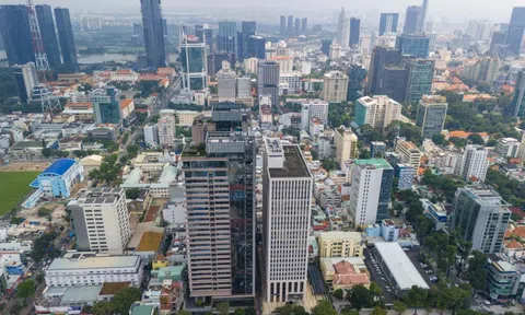 Giá nhà cao ngất ngưởng, nhiều gia đình hoãn sinh con