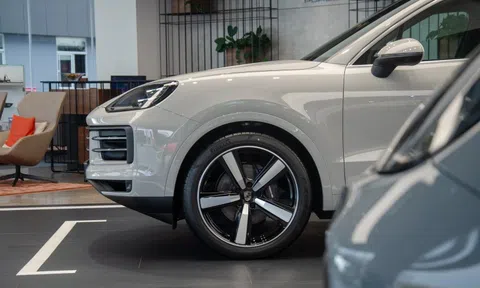 Bộ đôi Porsche Cayenne khoác áo mới - giá cao nhất 6,66 tỷ đồng