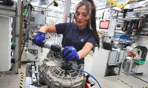 Sau Bosch, ZF Group cắt giảm hơn 7.600 việc làm