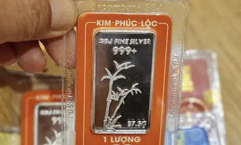 Giá bạc hôm nay 11-10: Lập kỷ lục mới, người mua bạc lãi gần 80% từ đầu năm