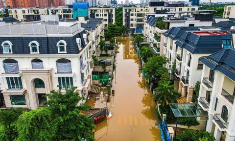 Khu đô thị đắt đỏ nhất Hà Nội chìm trong biển nước