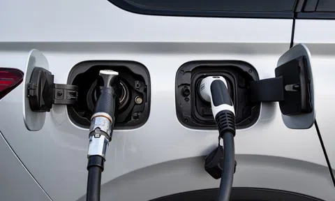 Siết luật với xe hybrid, phải chạy 100 km thuần điện mới được ưu đãi