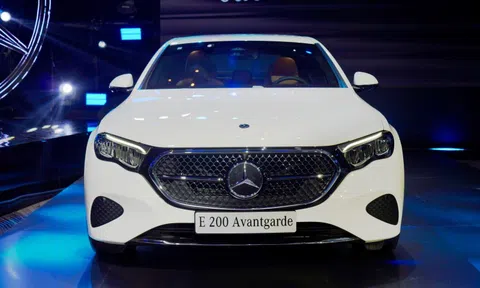 Có gì ở Mercedes-Benz E 200 Avantgarde mới, giá gần 2,5 tỷ đồng?
