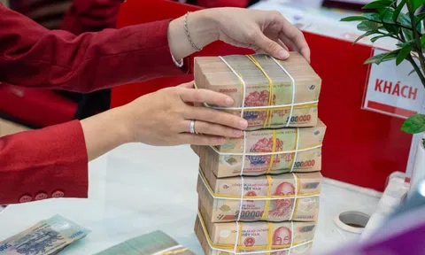 Gần 7,75 triệu tỷ đồng tiền nhàn rỗi của người dân chảy vào ngân hàng