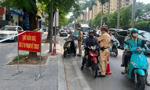 CSGT đồng loạt kiểm tra nồng độ cồn trên cả nước