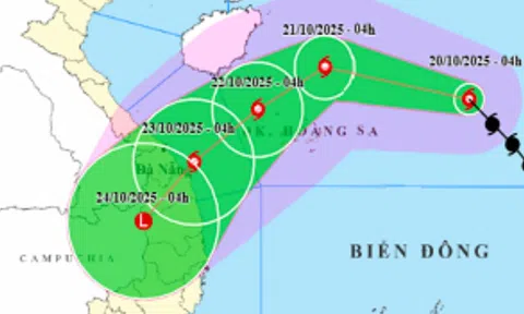 Bão số 12 Fengshen giật cấp 11, khả năng đột ngột "đổi hướng"