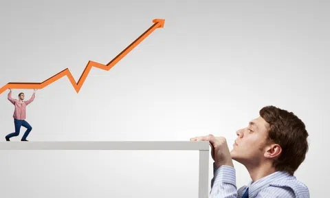 Thận trọng khi VN-Index liên tục phá đỉnh