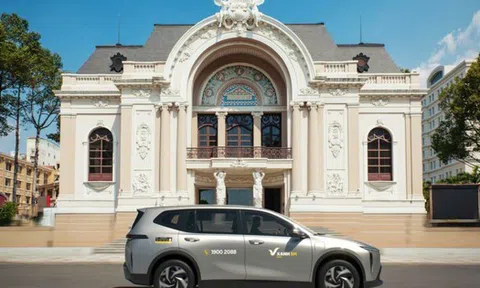 Xanh SM của tỷ phú Phạm Nhật Vượng chính thức vận hành taxi điện 7 chỗ, màu nhận diện khác hoàn toàn