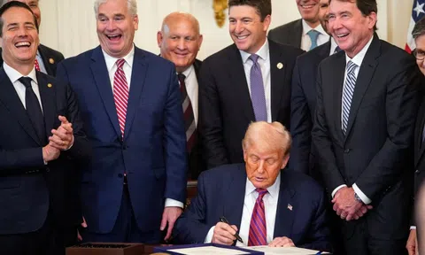 Tập đoàn gia đình ông Trump 'hốt' 1 tỷ USD nhờ tiền ảo