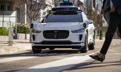 Thêm hãng xe đầu tư dịch vụ robotaxi tại Anh