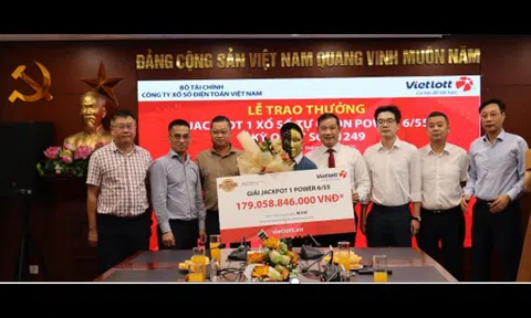 Một giáo viên tại Đà Nẵng trúng thưởng vé số Vietlott hơn 179 tỉ đồng