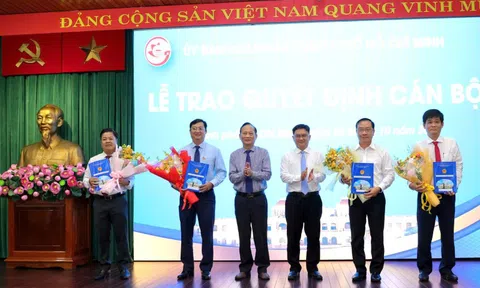 UBND TP HCM bổ nhiệm lãnh đạo Công ty Công viên Cây xanh và Thanh niên xung phong