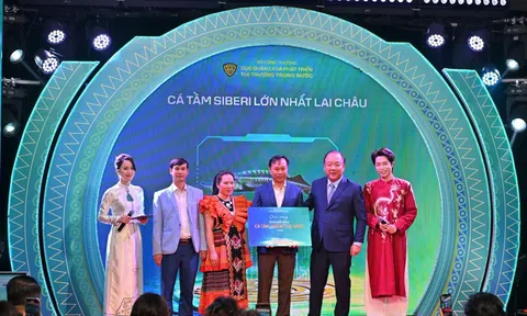 Ca sĩ Đức Phúc tham gia đấu giá cá tầm lớn nhất Lai Châu, bất ngờ kết quả