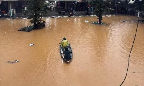 Lũ khẩn cấp trên sông, hàng ngàn hộ dân ở "rốn lũ" Thượng Đức – TP Đà Nẵng bị chia cắt
