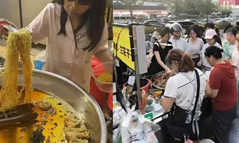 Hành động vô tư của bé gái khiến quán ăn của bố mẹ đắt khách bất ngờ