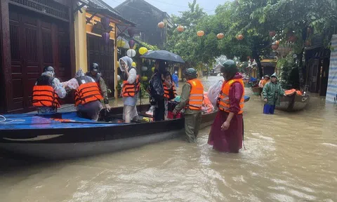 Vì sao TP Huế, Đà Nẵng và nhiều tỉnh miền Trung xảy ra đợt mưa đặc biệt lớn và kéo dài tới khi nào?
