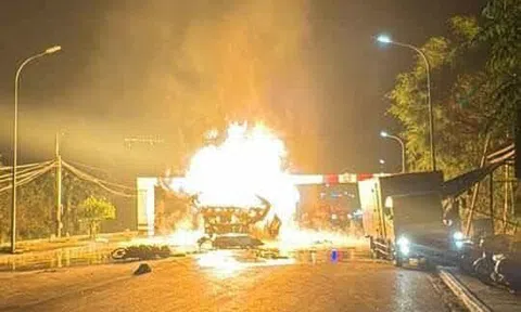 Xe bồn phát nổ kinh hoàng, rung chuyển mặt đất