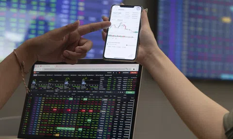 VN-Index lại rơi hơn 30 điểm