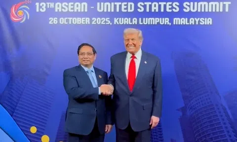 Tổng thống Mỹ Donald Trump nhận lời sẽ thăm Việt Nam