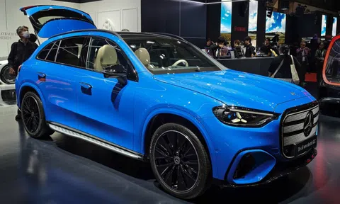 Cận cảnh Mercedes-Benz GLC EQ - SUV điện có lưới tản nhiệt phát sáng