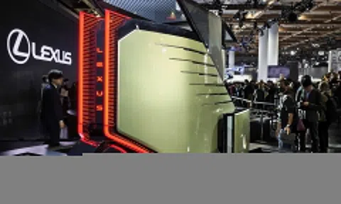 Bên trong chiếc 'bật lửa' khổng lồ đeo logo Lexus