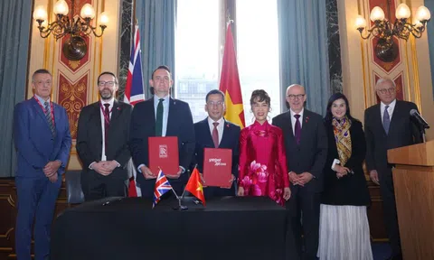Vietjet và Rolls-Royce ký kết hợp đồng 3,8 tỉ USD trong chuyến thăm Vương quốc Anh của Tổng bí thư