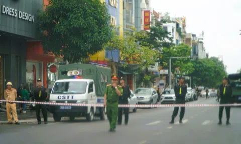 Cảnh sát ngăn đường vào khu tiệm vàng lớn nhất xứ Thanh