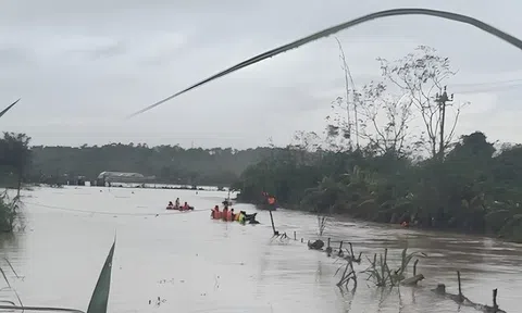 Mưa lũ lịch sử ở miền Trung khiến 35 người chết, mất tích, đợt mưa mới có thể lên tới 700 mm