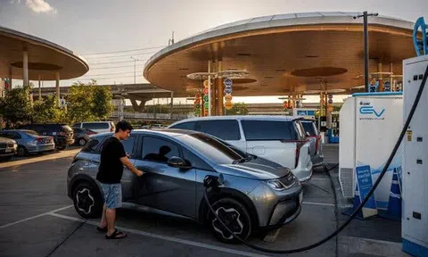 Doanh số xe điện có thể giảm tới 60% trong tháng 10
