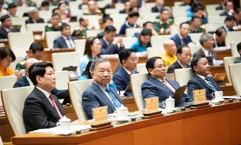 Quốc hội thảo luận về Văn kiện trình Đại hội XIV của Đảng