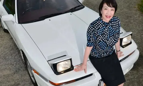 Nữ Thủ tướng Nhật Bản là người đam mê xe, sở hữu cả Toyota Supra