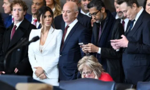 10 người giàu nhất nước Mỹ có thêm gần 700 tỷ USD chỉ sau một năm