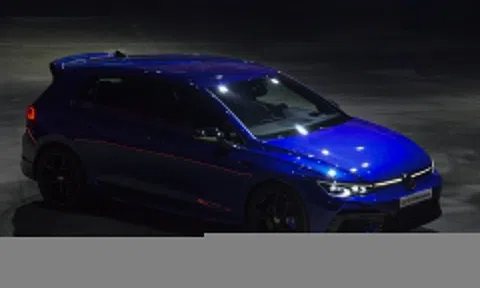 Volkswagen Golf ra mắt Việt Nam - bản xe đua giá gần 1,9 tỷ đồng