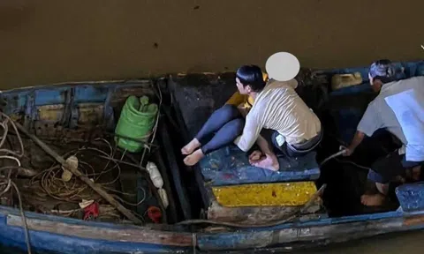 Người hùng vô danh lao mình xuống dòng nước xiết cứu 1 phụ nữ nhảy cầu