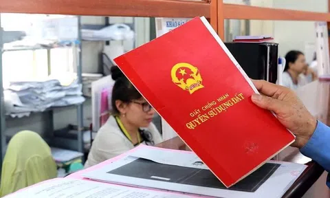 Đánh thuế cao người thường xuyên mua bán bất động sản để tạo sự công bằng?