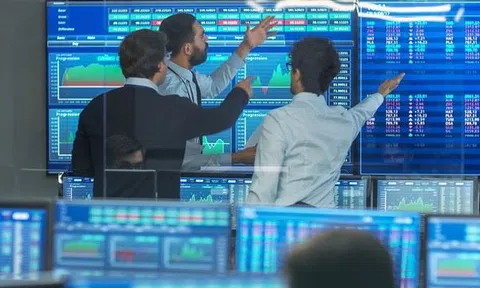 Phiên 6/11: Khối ngoại thẳng tay bán ròng hơn 1.200 tỷ đồng, "xả" mạnh loạt cổ phiếu ngân hàng