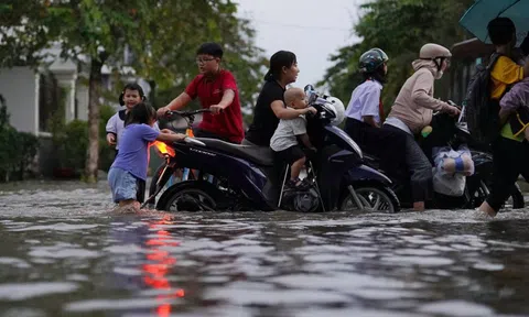 Ngập do mưa dông và triều cường ở TP HCM: Nhiều khuyến cáo quan trọng