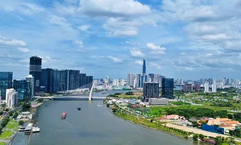 Chính phủ điều chỉnh loạt chỉ tiêu kinh tế, đưa Tp.HCM thành siêu đô thị đa cực