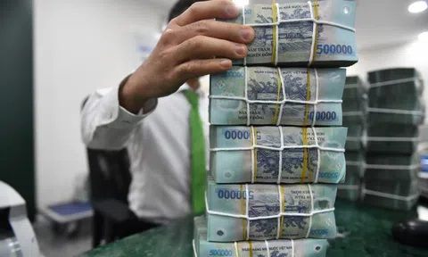 Thấy gì từ việc ngân hàng ồ ạt tăng lãi suất huy động