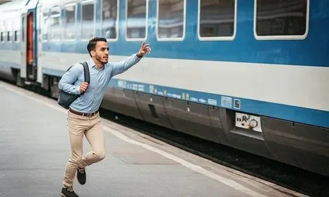 Chuyên gia: Thị trường chịu áp lực ngắn hạn, song cơ hội đầu tư vẫn hiện hữu nhờ nền tảng vĩ mô vững chắc