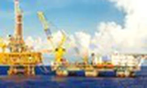 Tâm lý phòng thủ gia tăng, dầu khí bật sáng kỳ vọng chu kỳ mới