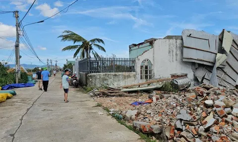 Sớm khắc phục hậu quả bão, lũ miền Trung, huy động nguồn lực để người dân có nhà mới đón Tết