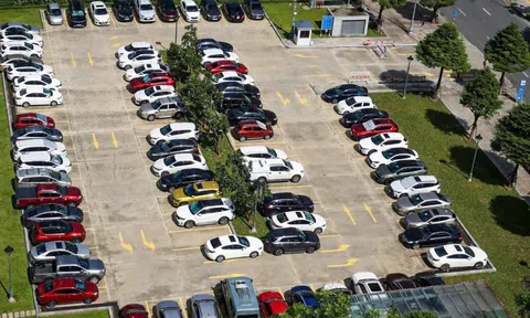 Đà Nẵng thanh lý 5 ô tô công, giá 15 triệu đồng/chiếc