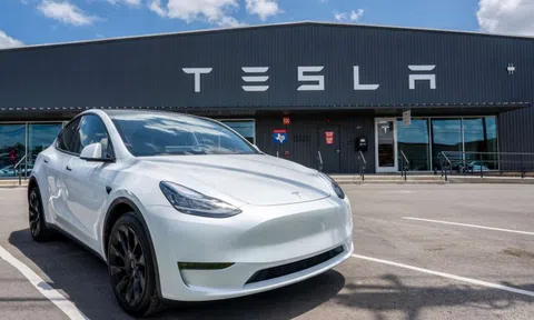 Doanh số Tesla lao dốc trong tháng 10