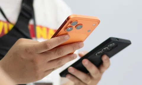 Cổ phiếu nhà phân phối Apple tại Việt Nam tăng 'dựng đứng'