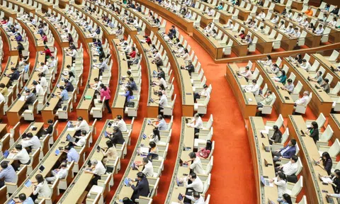 Quốc hội họp về công tác nhân sự, thông qua các nghị quyết về kinh tế, ngân sách